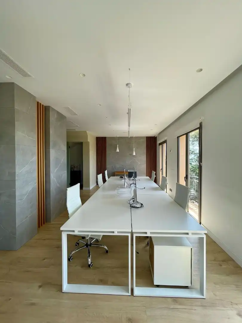 Office for sale in Marbella  with Air Conditioner and Furnished