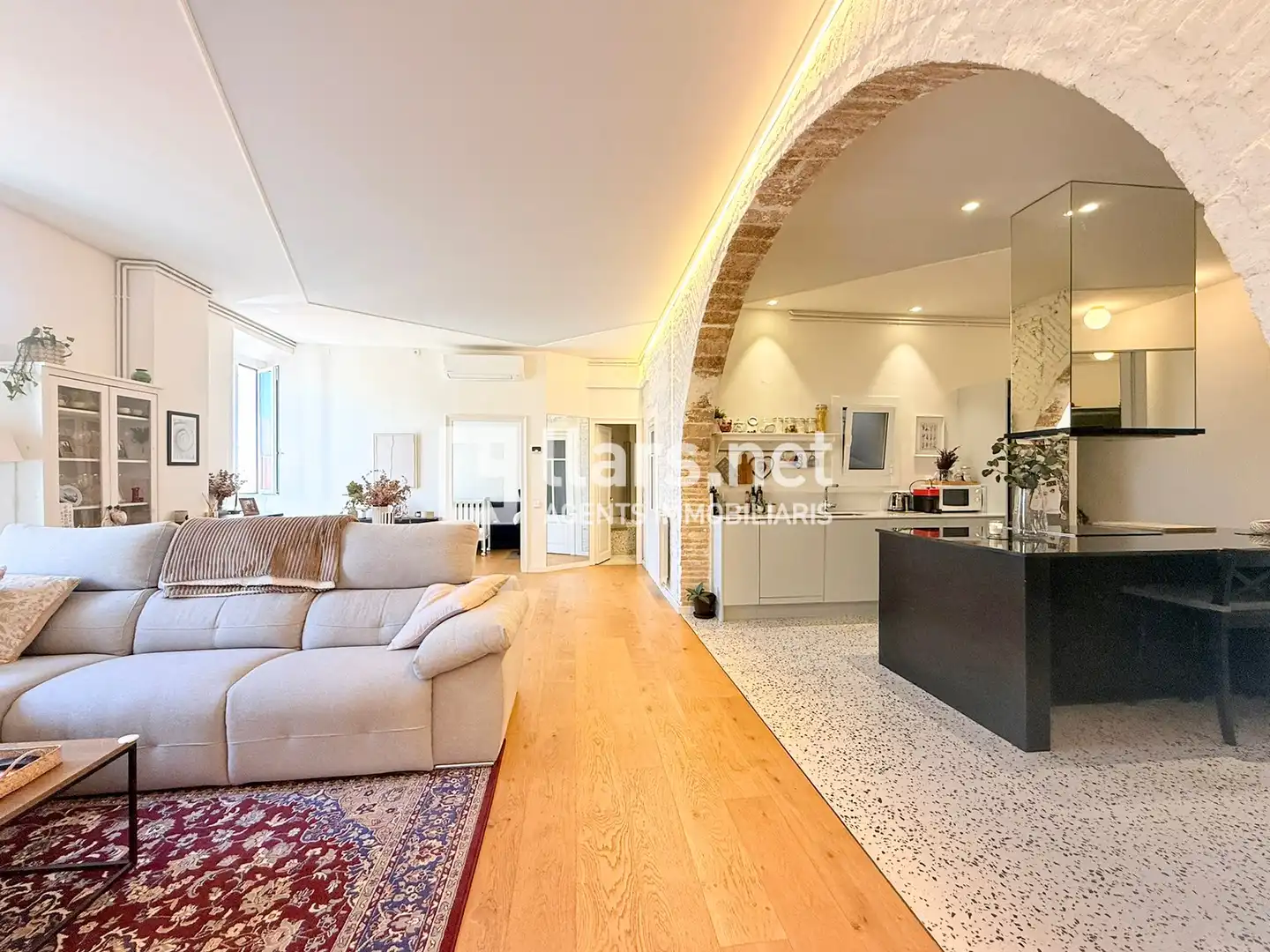 Sala de estar de Piso en venta en Vilanova i la Geltrú con Calefacción y Balcón