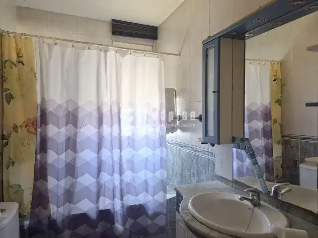 Bany de Casa o xalet en venda en Yeles amb Jardí privat