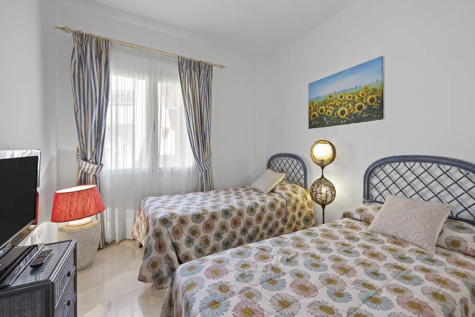 Habitación de Apartamento en venta en Marbella con Aire acondicionado, Terraza y Piscina