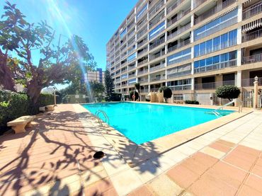 Apartament amb piscina de lloguer a calle de Legazpi 23