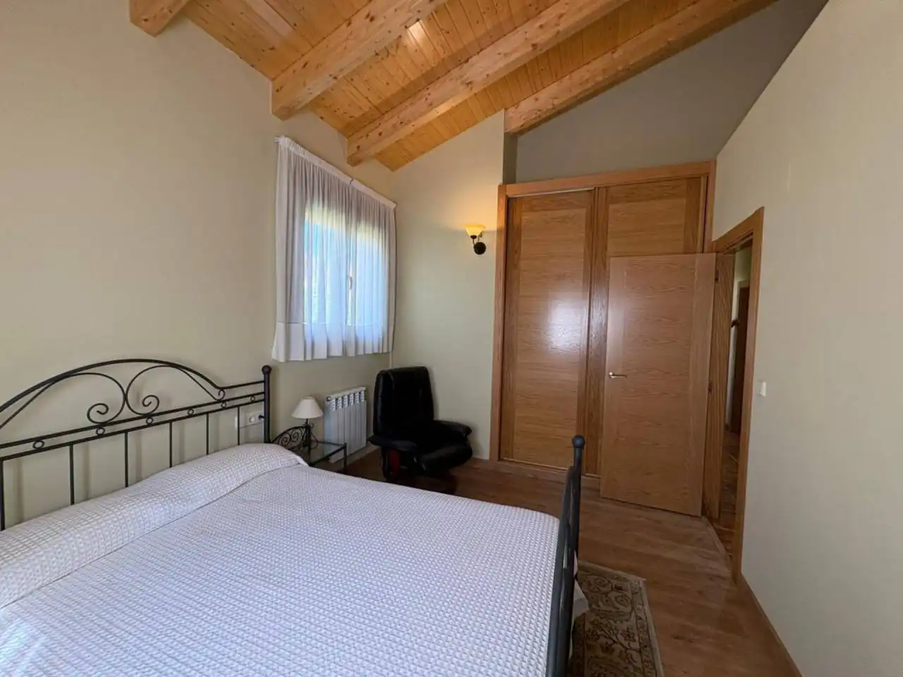 Dormitori de Casa o xalet en venda en Sancti-Spíritus (Salamanca) amb Calefacció, Jardí privat i Moblat