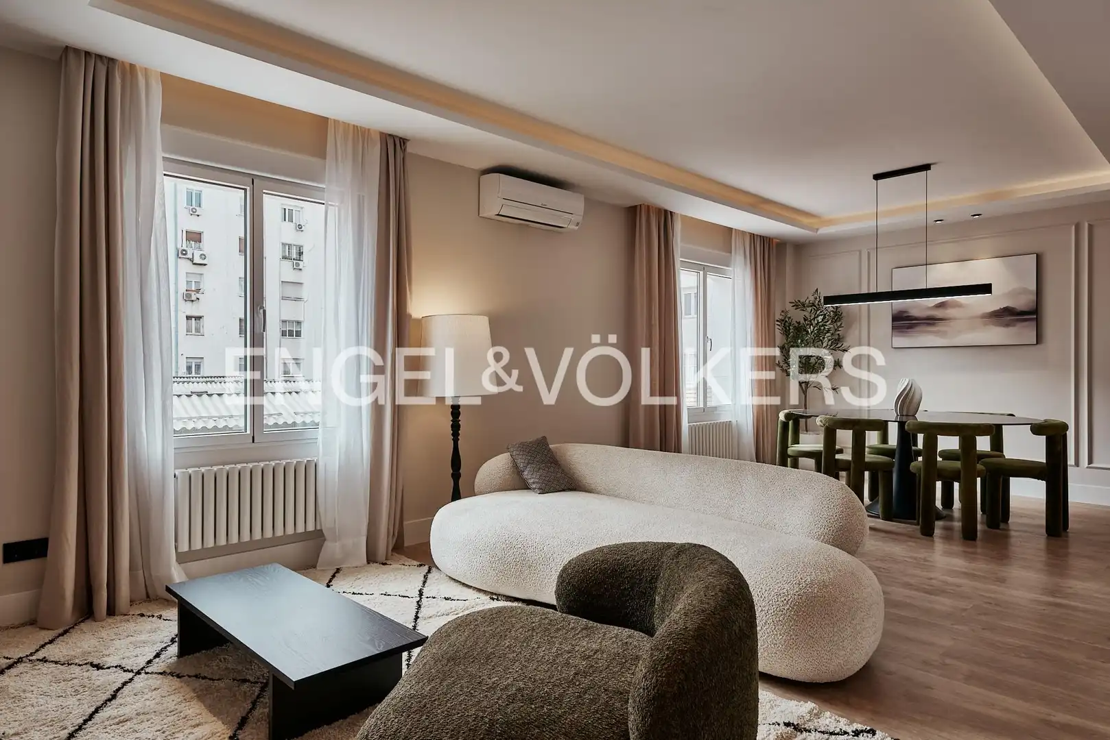 Living room of Flat for sale in  Madrid Capital  with Air Conditioner and Heating