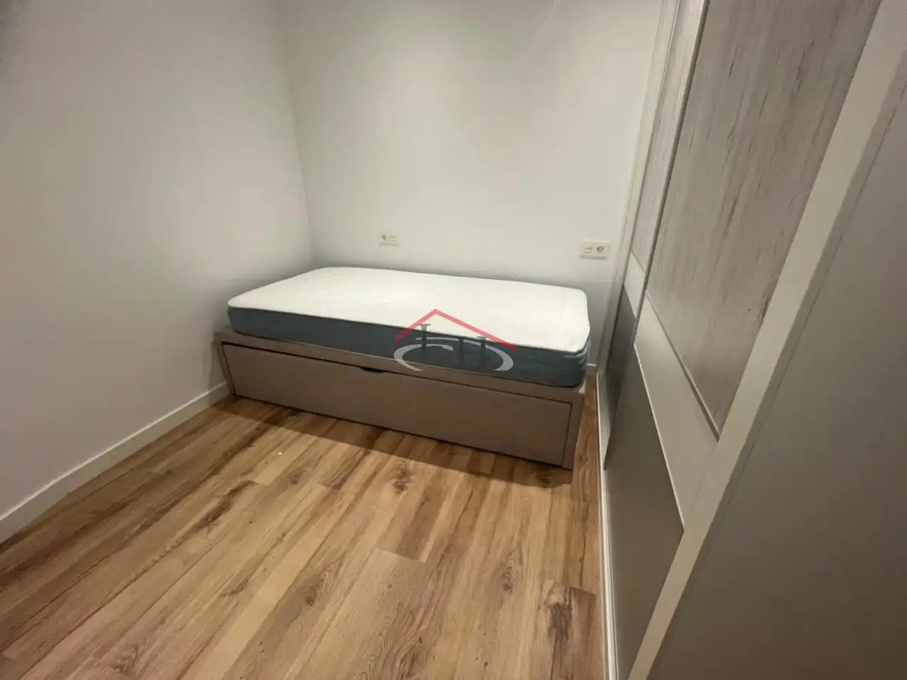 Habitación de Piso en venta en León Capital  con Calefacción, Parquet y Terraza