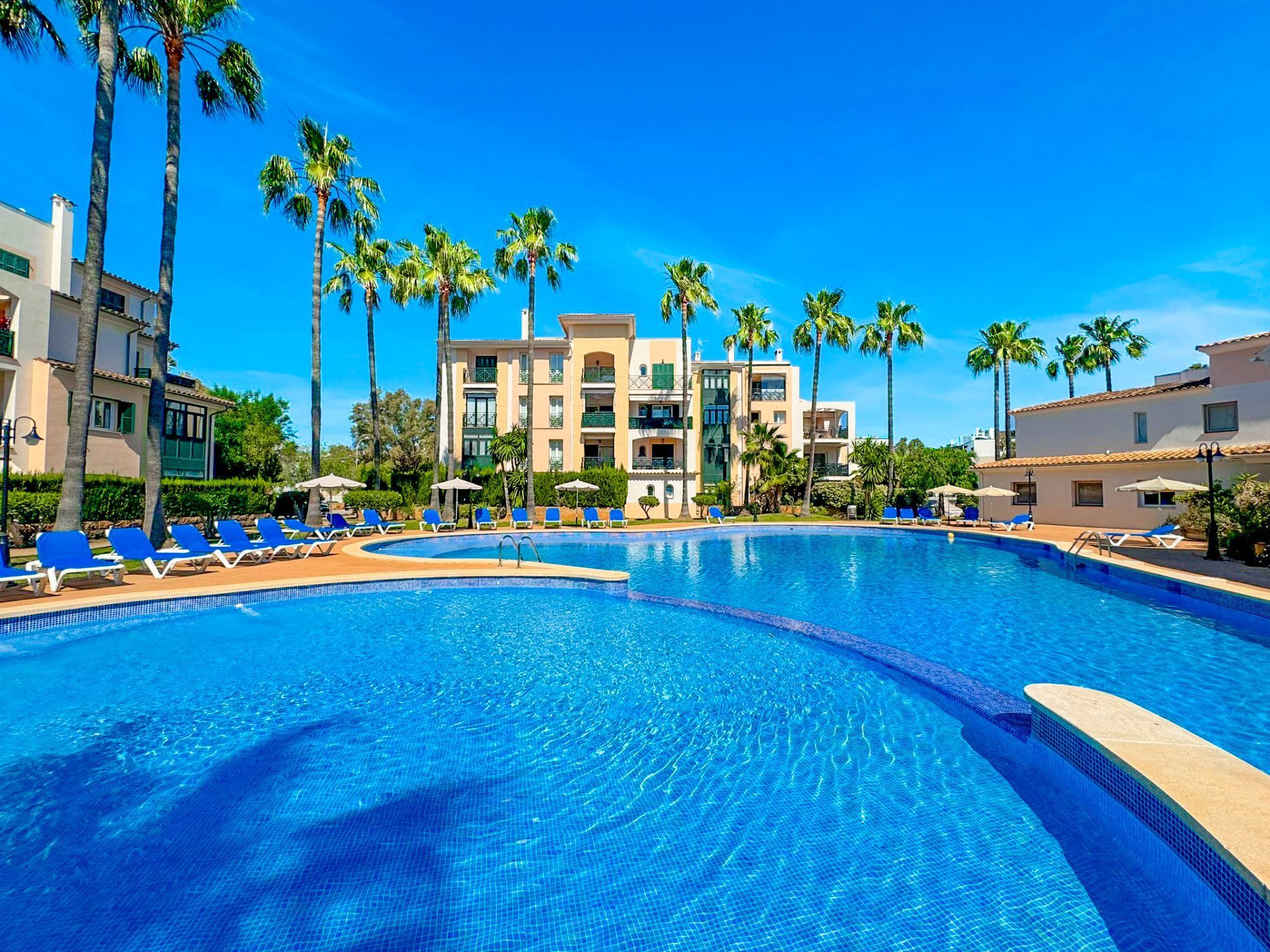 Piscina de Apartament en venda en Calvià amb Aire condicionat, Traster i Piscina comunitària