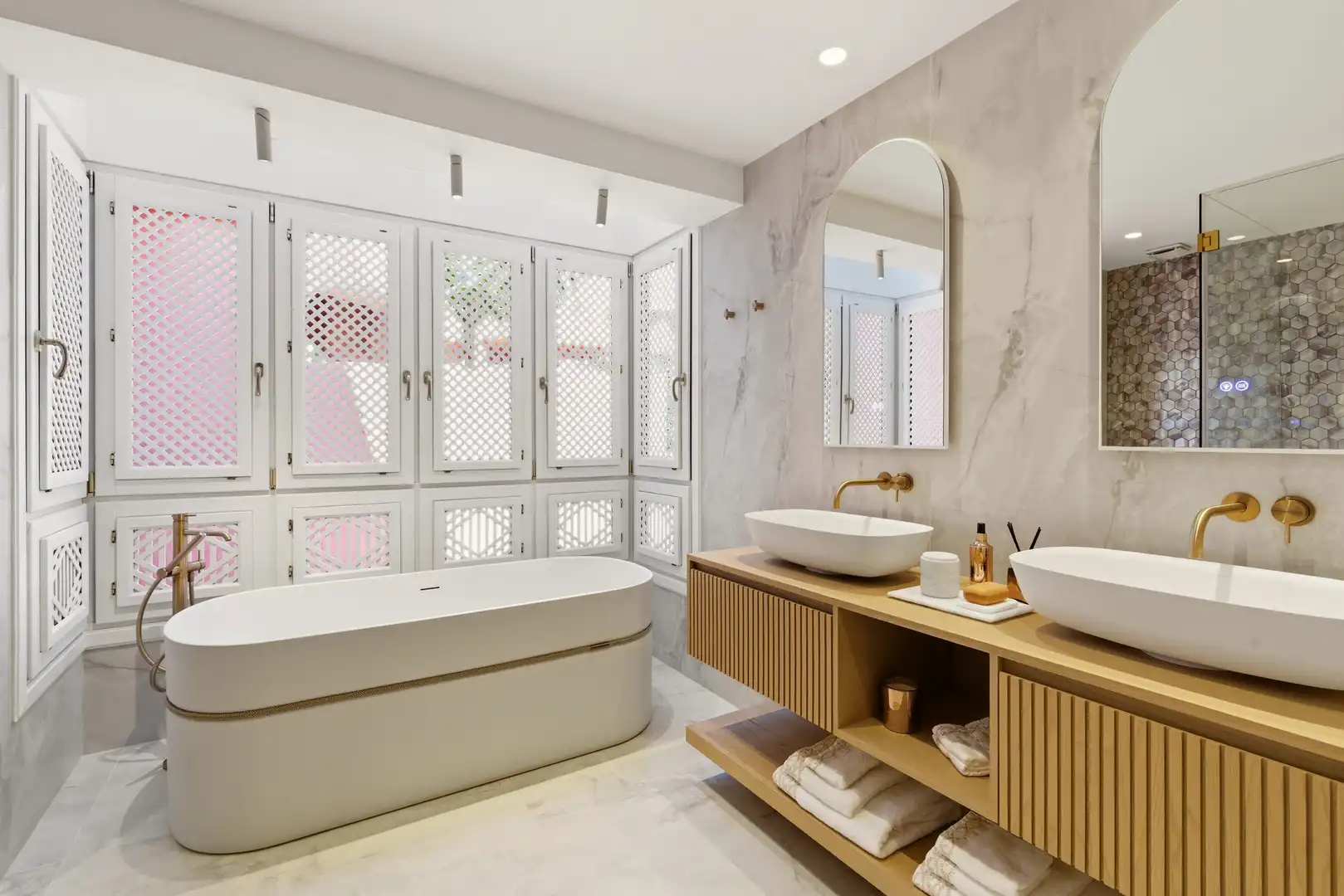 Bathroom of Attic for sale in Estepona  with Air Conditioner, Heating and Terrace
