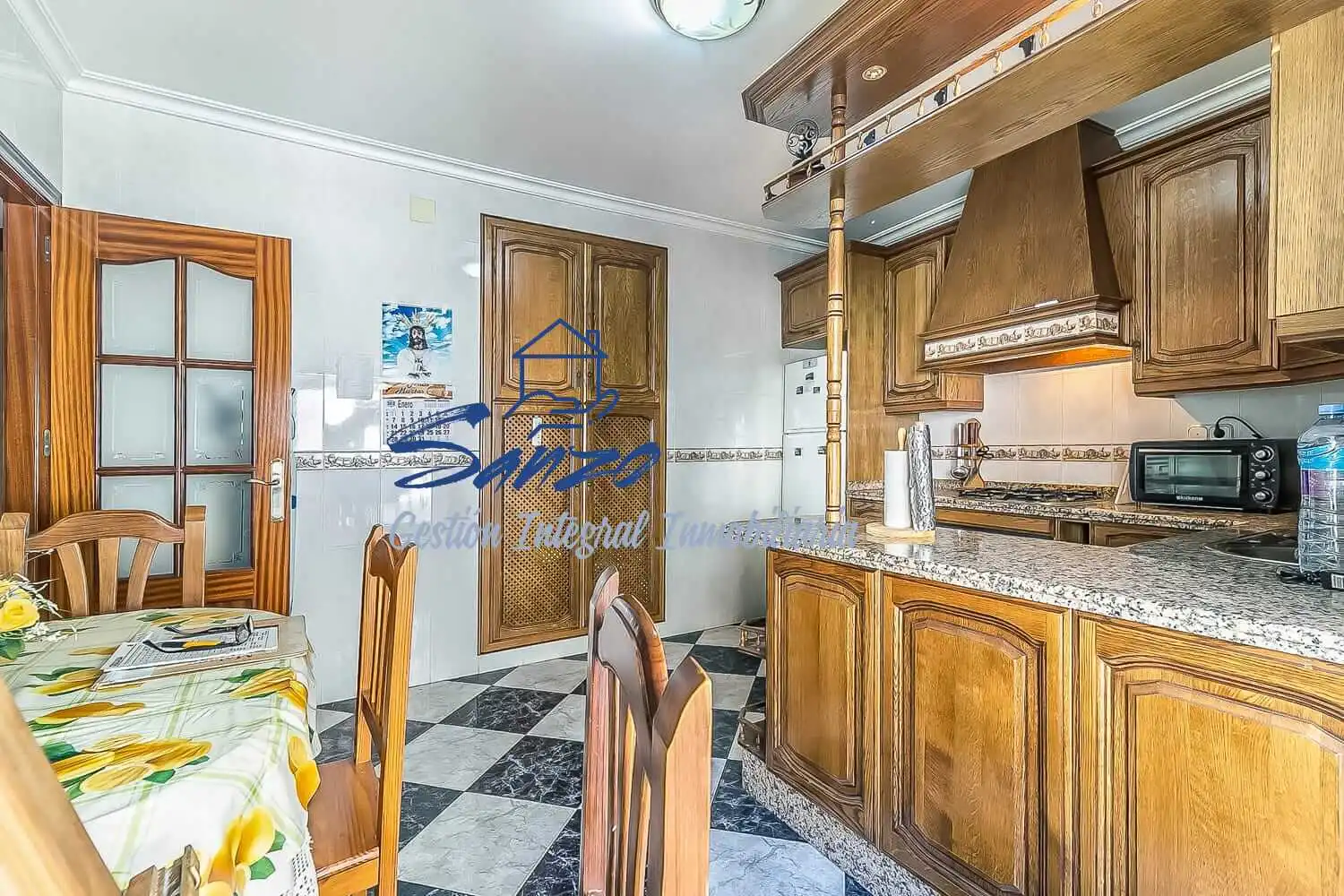 Casa con terraza en venta en Valle de Abdalajís, imagen 3