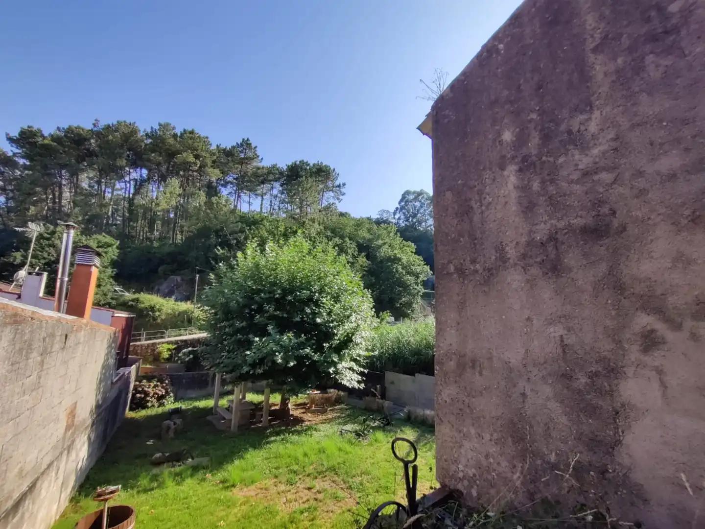 Jardí de Finca rústica en venda en Boiro amb Jardí privat