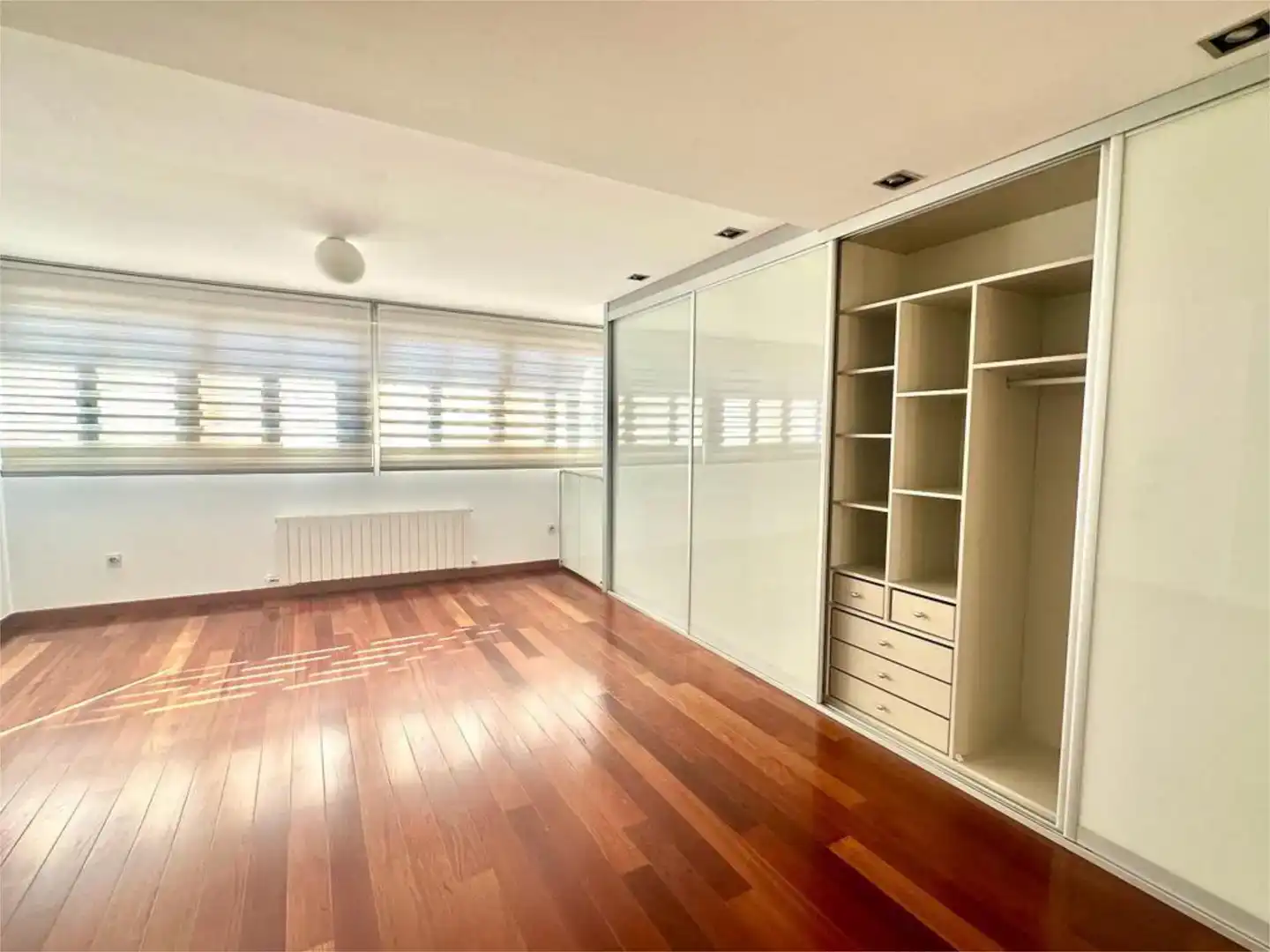 Schlafzimmer von Dachboden zum Verkauf in  Murcia Capital mit Klimaanlage