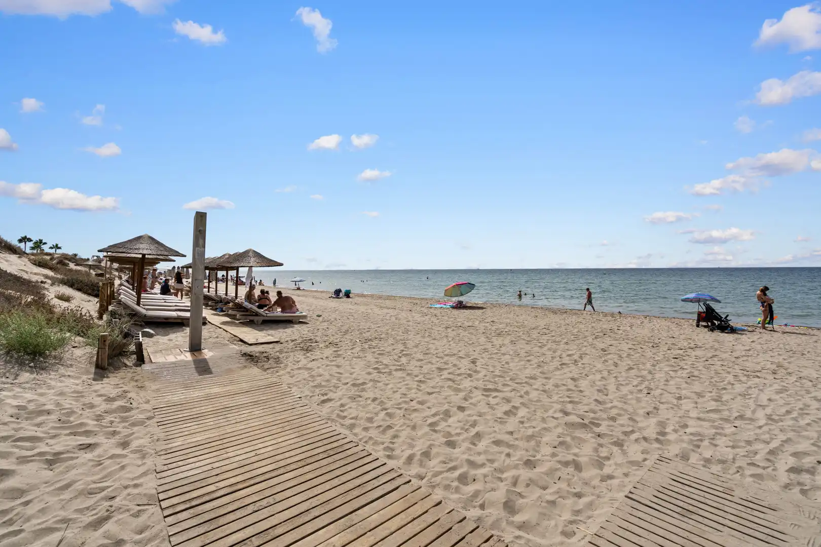 Vista exterior de Casa adosada en venta en Marbella con Aire acondicionado, Terraza y Piscina