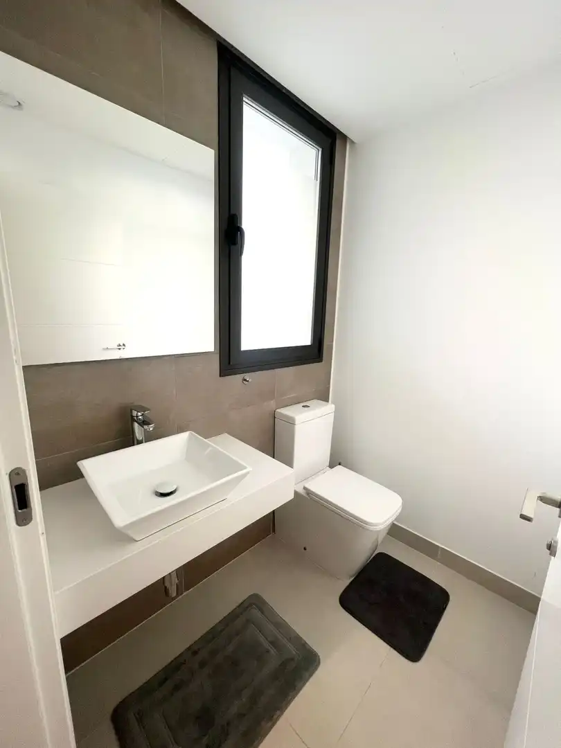 Baño de Casa adosada de alquiler en Estepona con Jardín privado, Terraza y Trastero