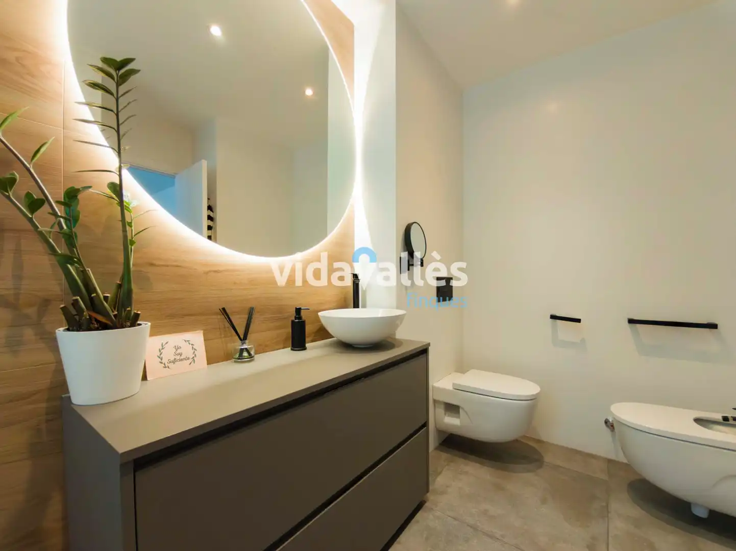 Baño de Casa adosada en venta en Premià de Mar con Aire acondicionado, Calefacción y Jardín privado