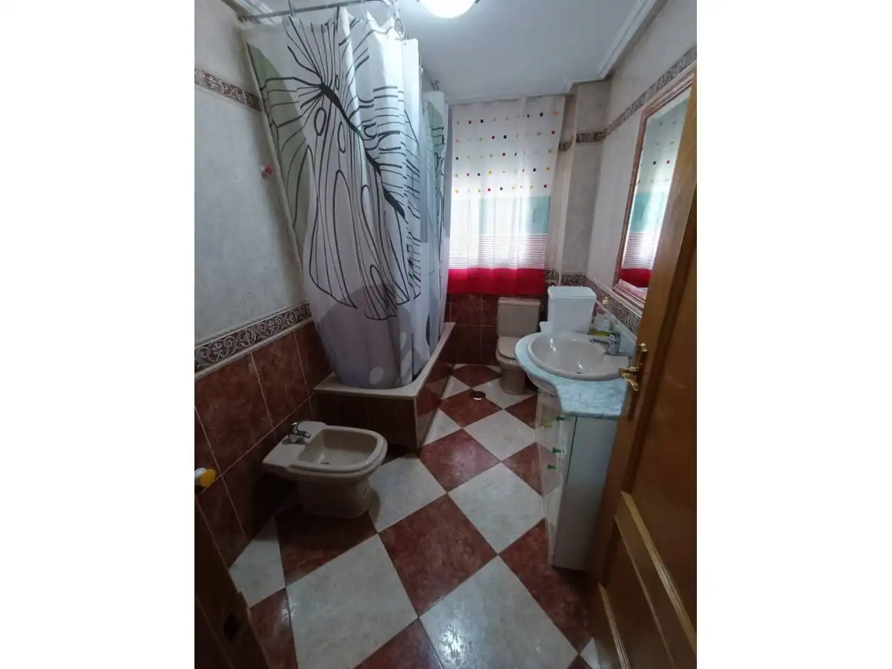 Badezimmer von Wohnungen zur Miete in Fuenlabrada mit Heizung und Möbliert
