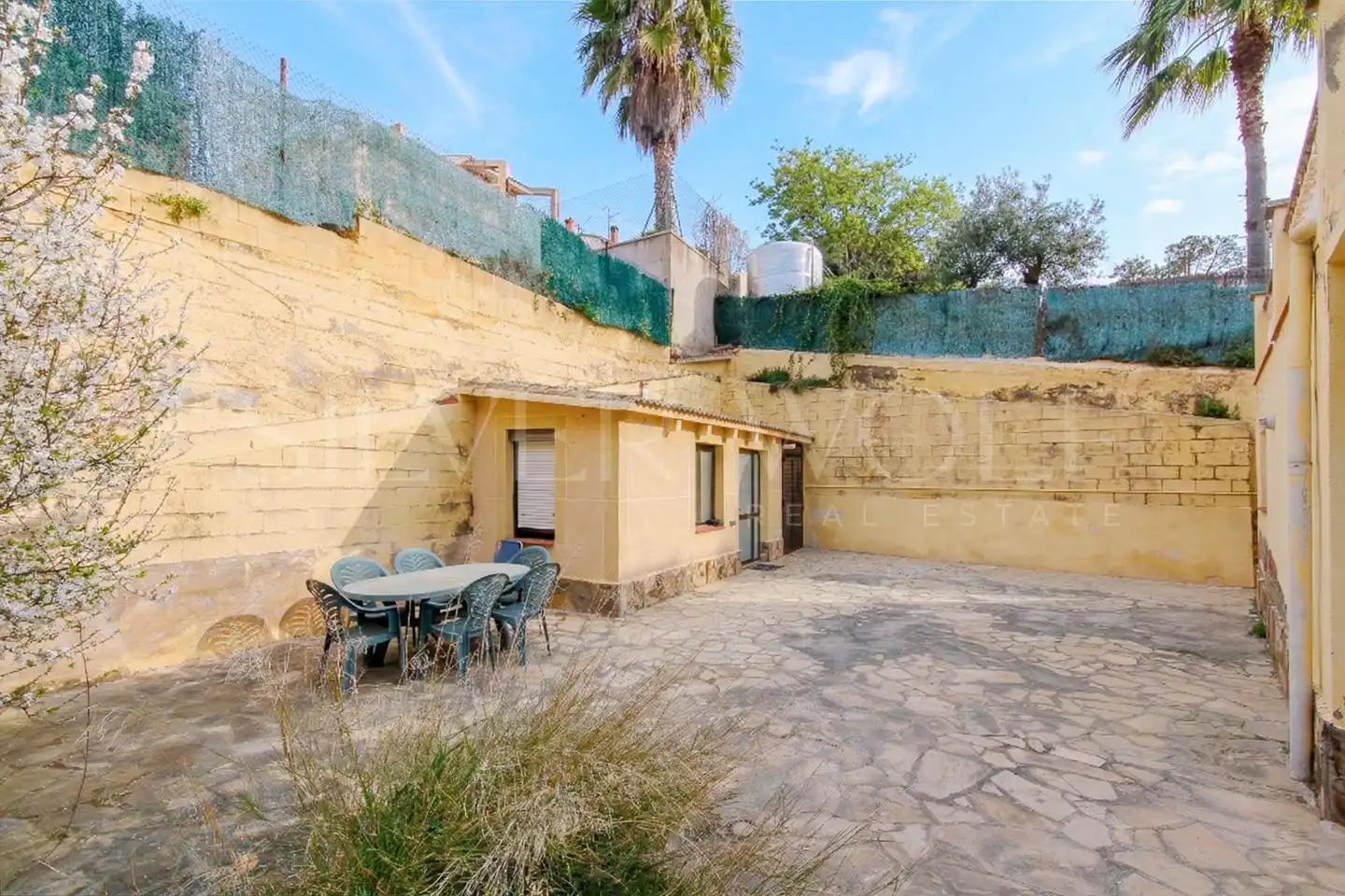 Vista exterior de Casa o xalet en venda en Sitges amb Aire condicionat, Calefacció i Jardí privat