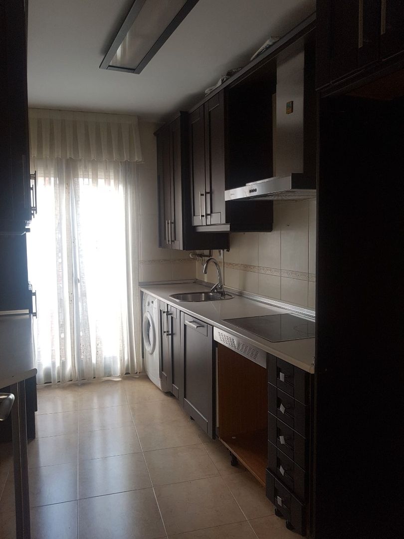 Kitchen of Duplex for sale in Talavera de la Reina  with Air Conditioner, Heating and Oven