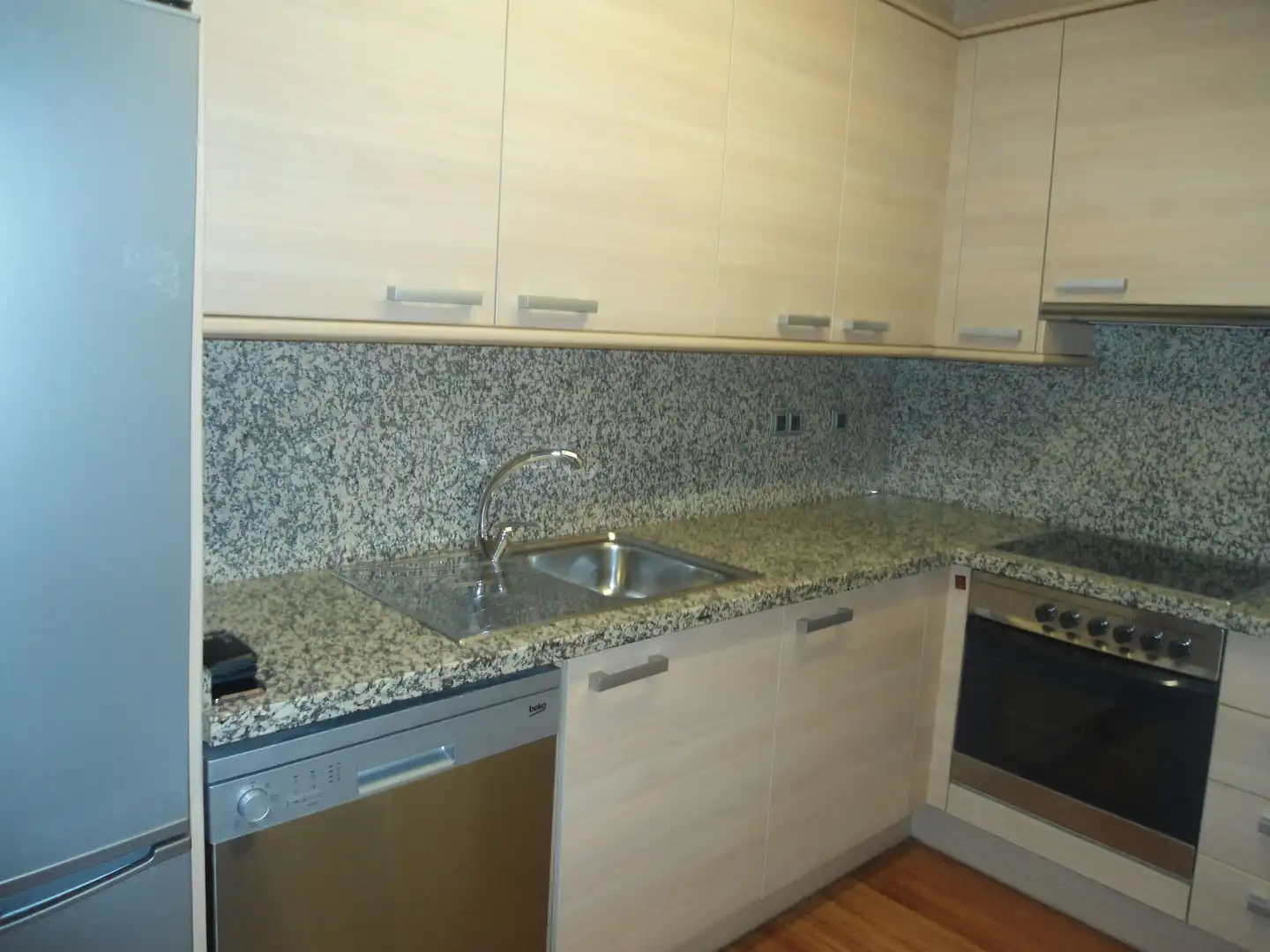 Cocina de Apartamento de alquiler en Lleida con Aire acondicionado, Calefacción y Parquet