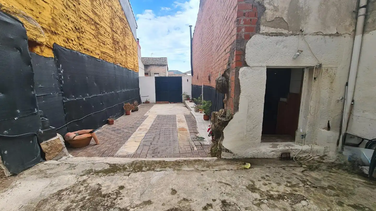 Parking de Casa o chalet en venta en La Adrada  con Jardín privado