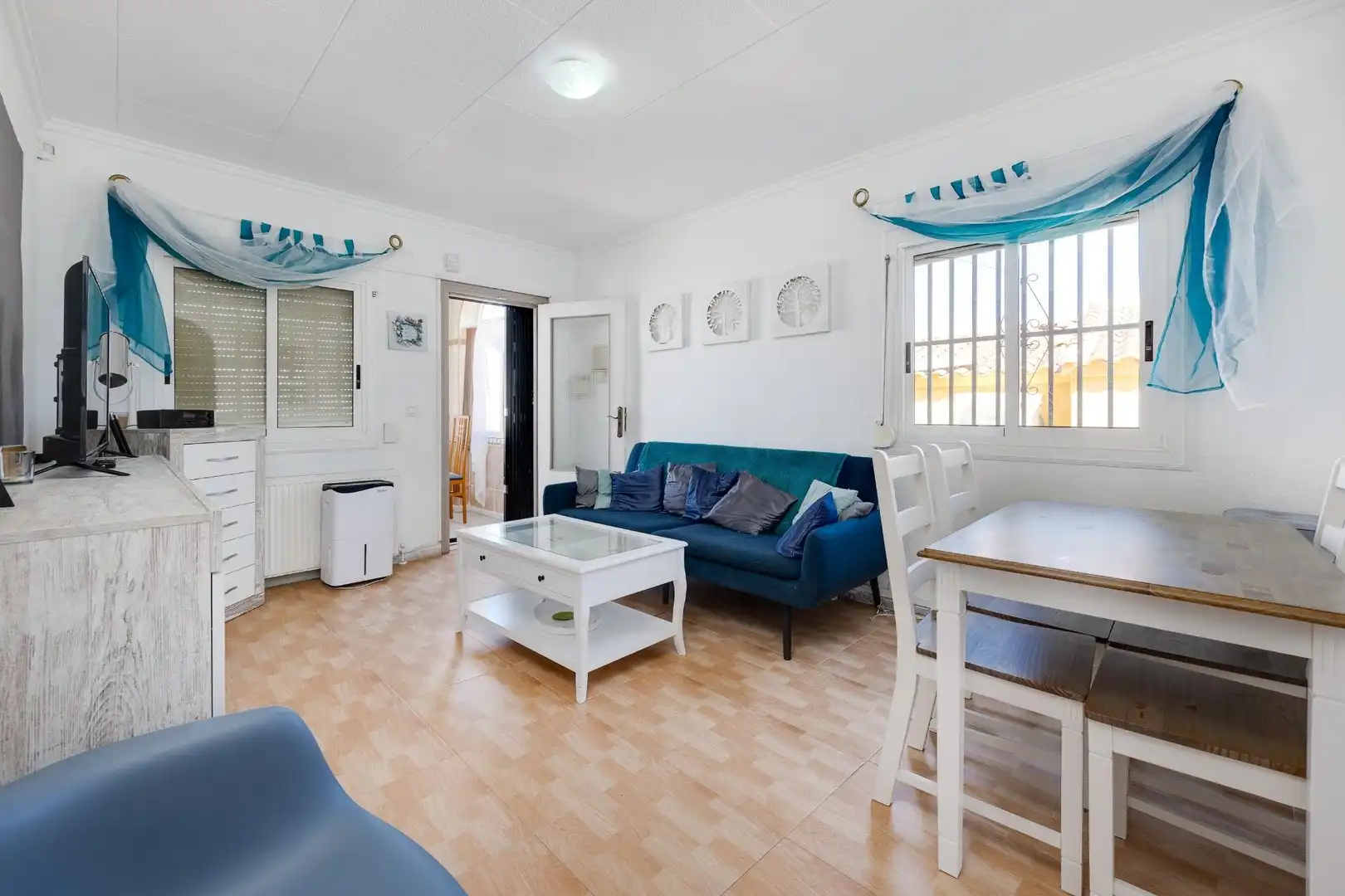 Sala de estar de Casa o chalet en venta en San Fulgencio con Aire acondicionado, Calefacción y Jardín privado