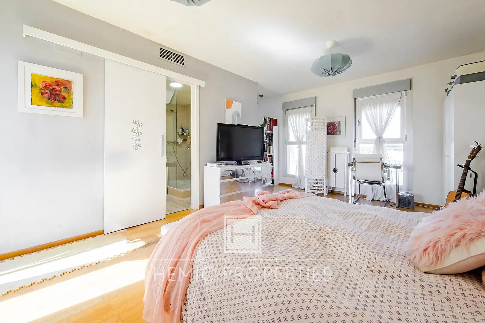 Schlafzimmer von Dachboden zum Verkauf in Tres Cantos mit Klimaanlage, Privatgarten und Terrasse