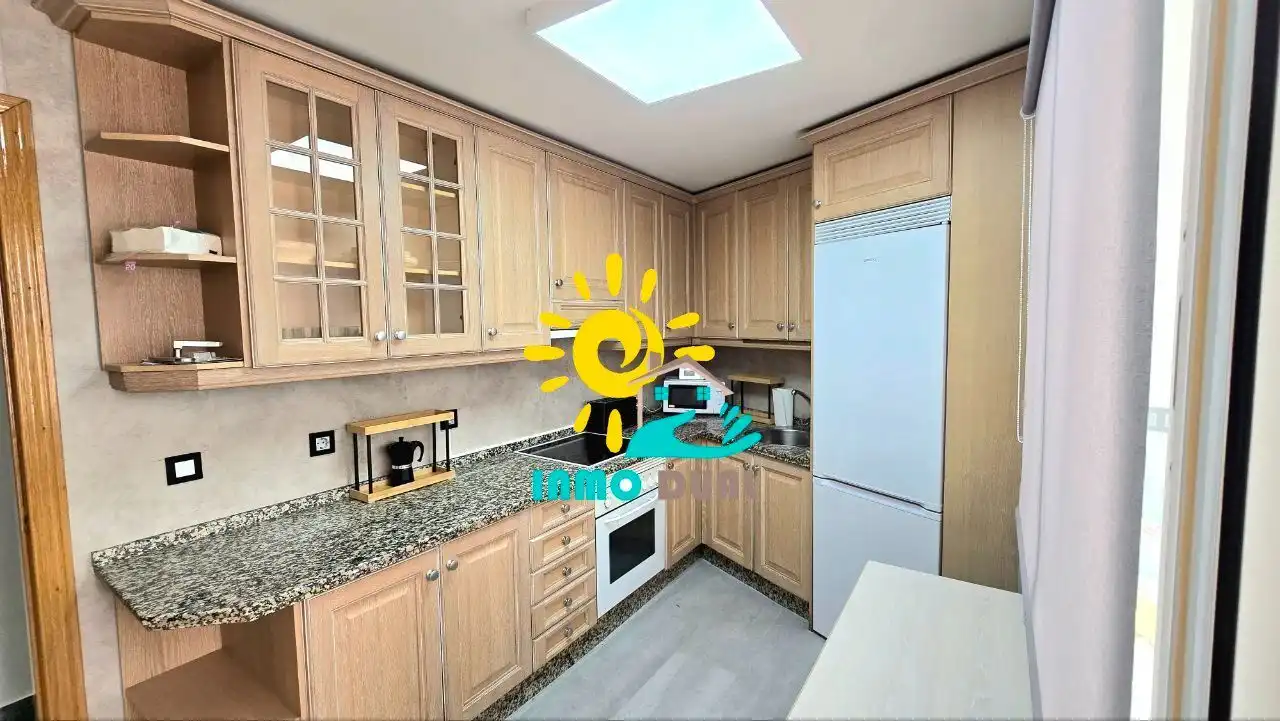 Cuina de Apartament de lloguer en Badajoz amb Aire condicionat, Calefacció i Moblat