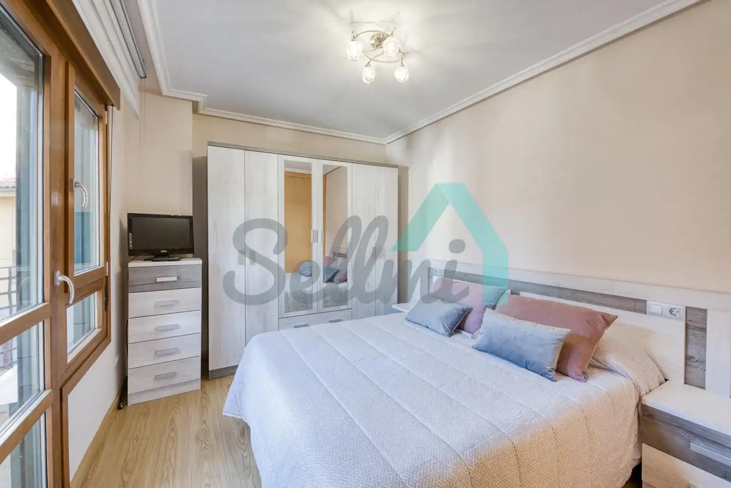 Habitación de Planta baja en venta en Aller con Calefacción, Terraza y Amueblado