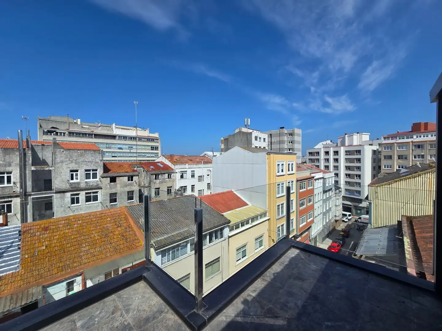 Vista exterior de Àtic en venda en A Coruña Capital  amb Calefacció i Terrassa