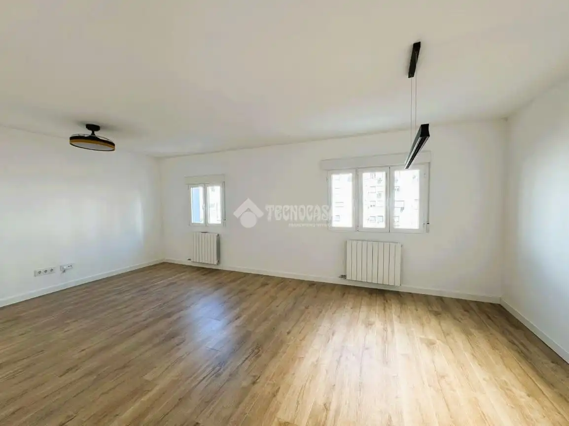 Sala de estar de Piso en venta en Zaragoza