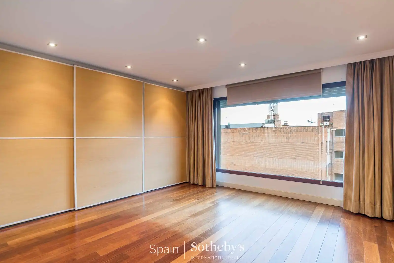 Habitación de Dúplex de alquiler en Madrid con Aire acondicionado, Calefacción y Trastero