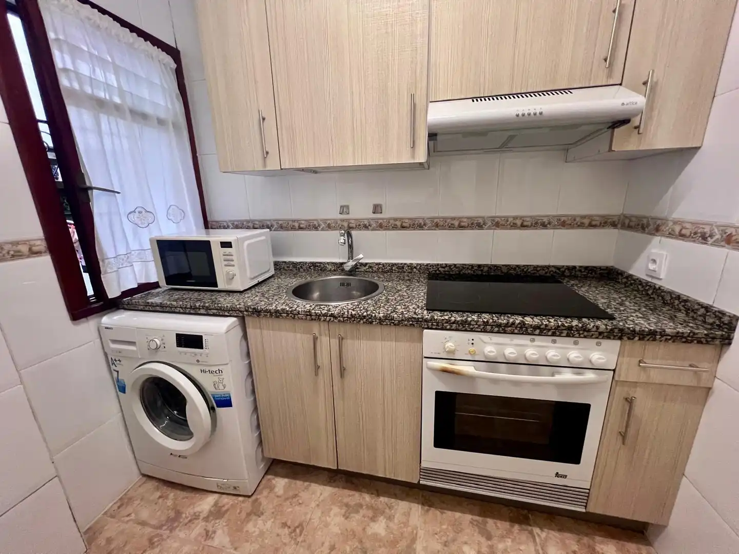 Kitchen of Flat for rent in Oviedo   with Heating and Furnished