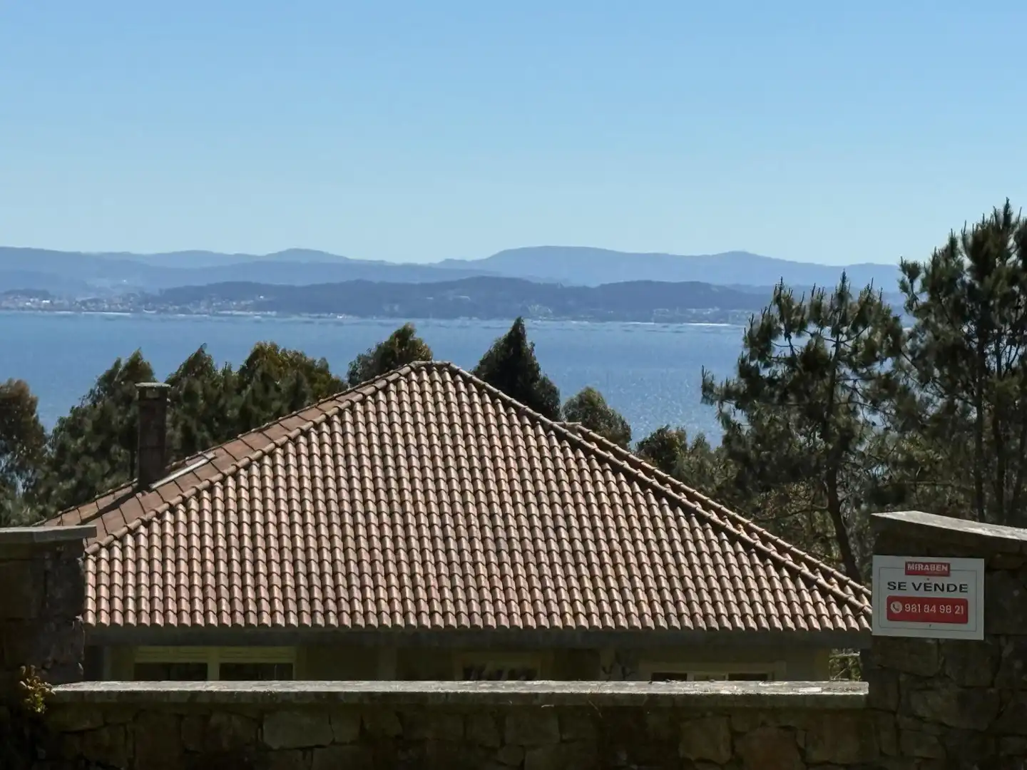 Vista exterior de Casa o xalet en venda en Ribeira amb Terrassa