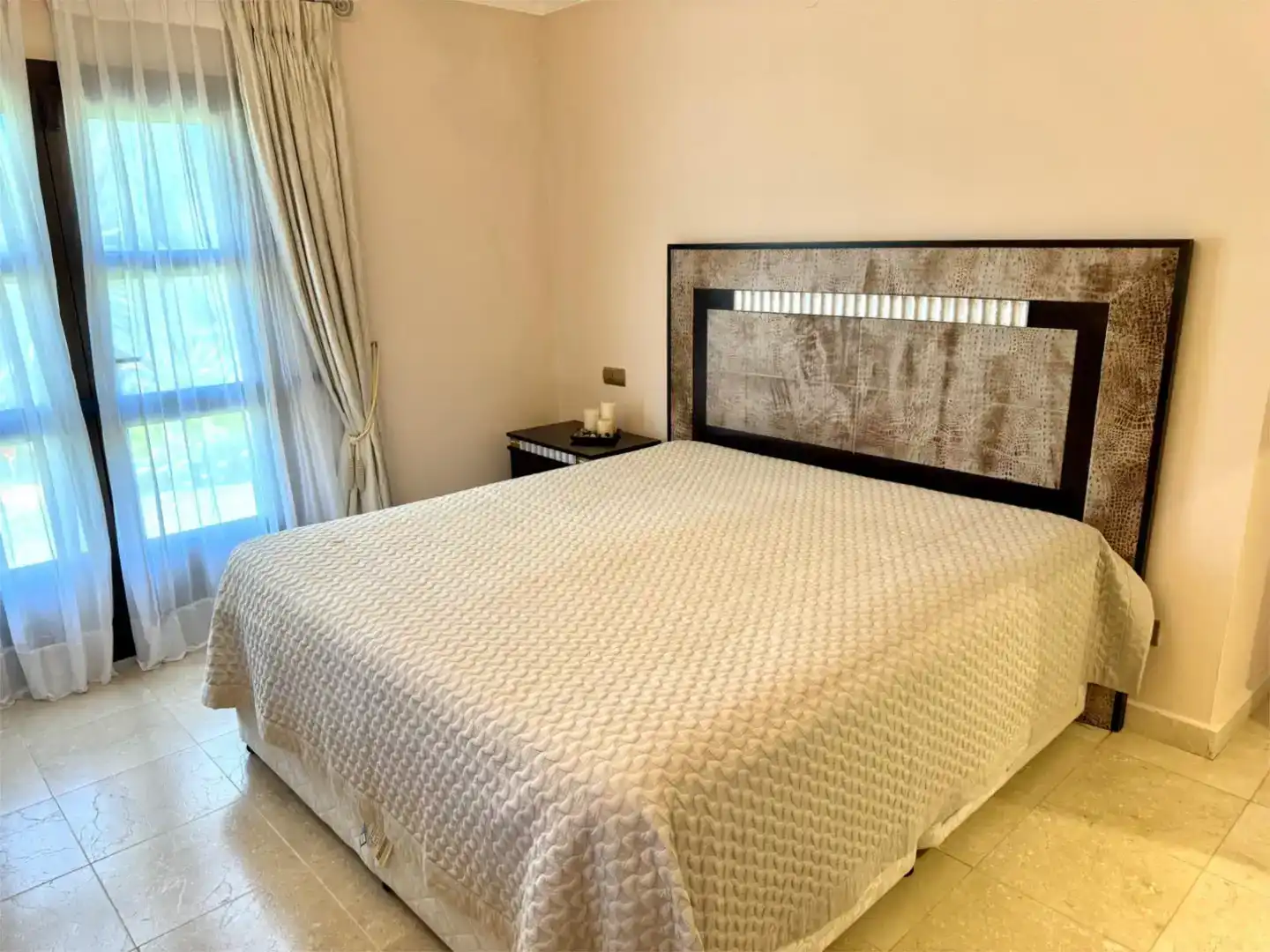 Habitación de Piso en venta en Estepona con Aire acondicionado, Jardín privado y Parquet