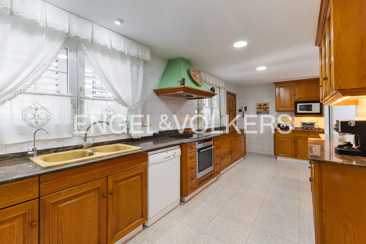 Kitchen of Houses for sale in Paterna  with Air Conditioner, Heating and Private garden