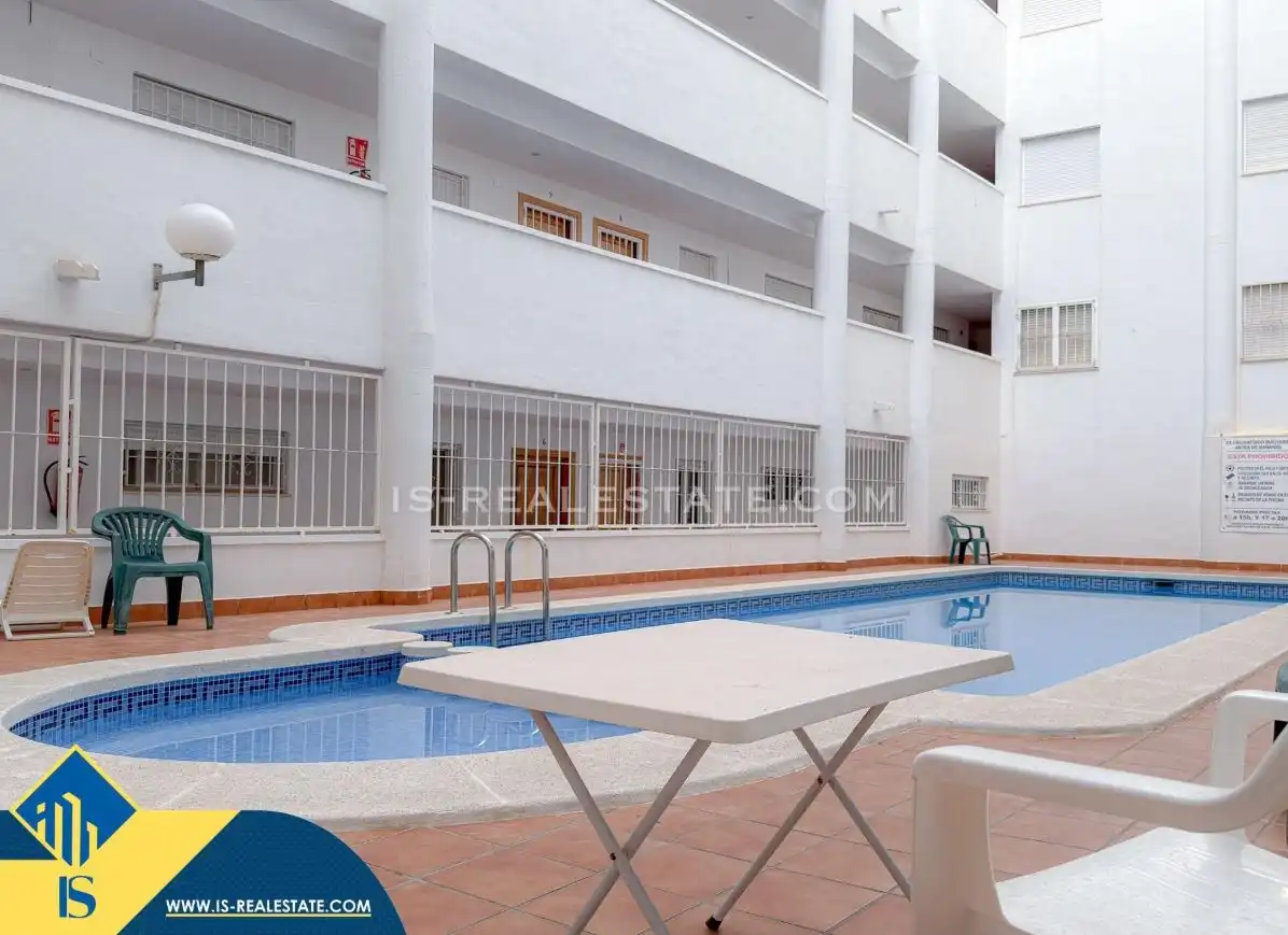 Piscina de Apartamento en venta en Torrevieja con Aire acondicionado, Calefacción y Terraza