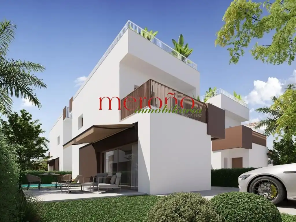 Villa con piscina in vendita a La Marina