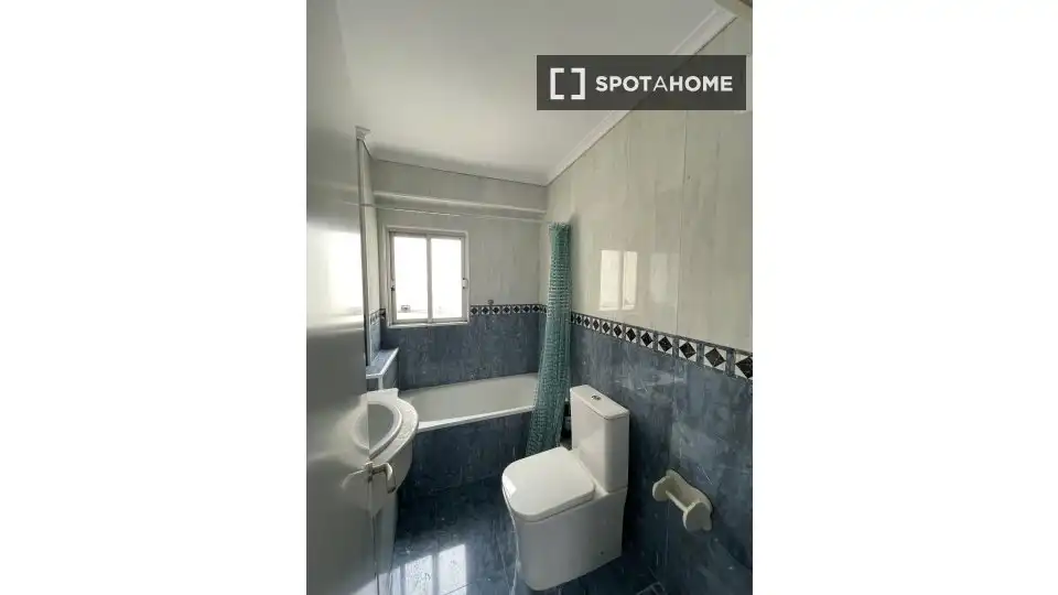 Badezimmer von Wohnung zur untervermieten in Sagunto / Sagunt mit Klimaanlage und Terrasse