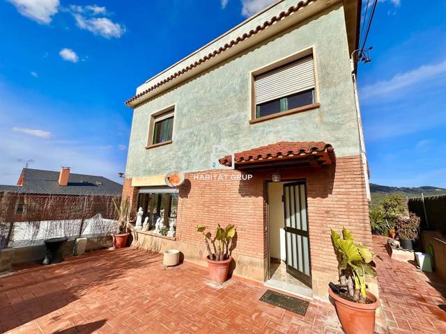 Casa-chalet en Venta en La Miranda - Can Candeler