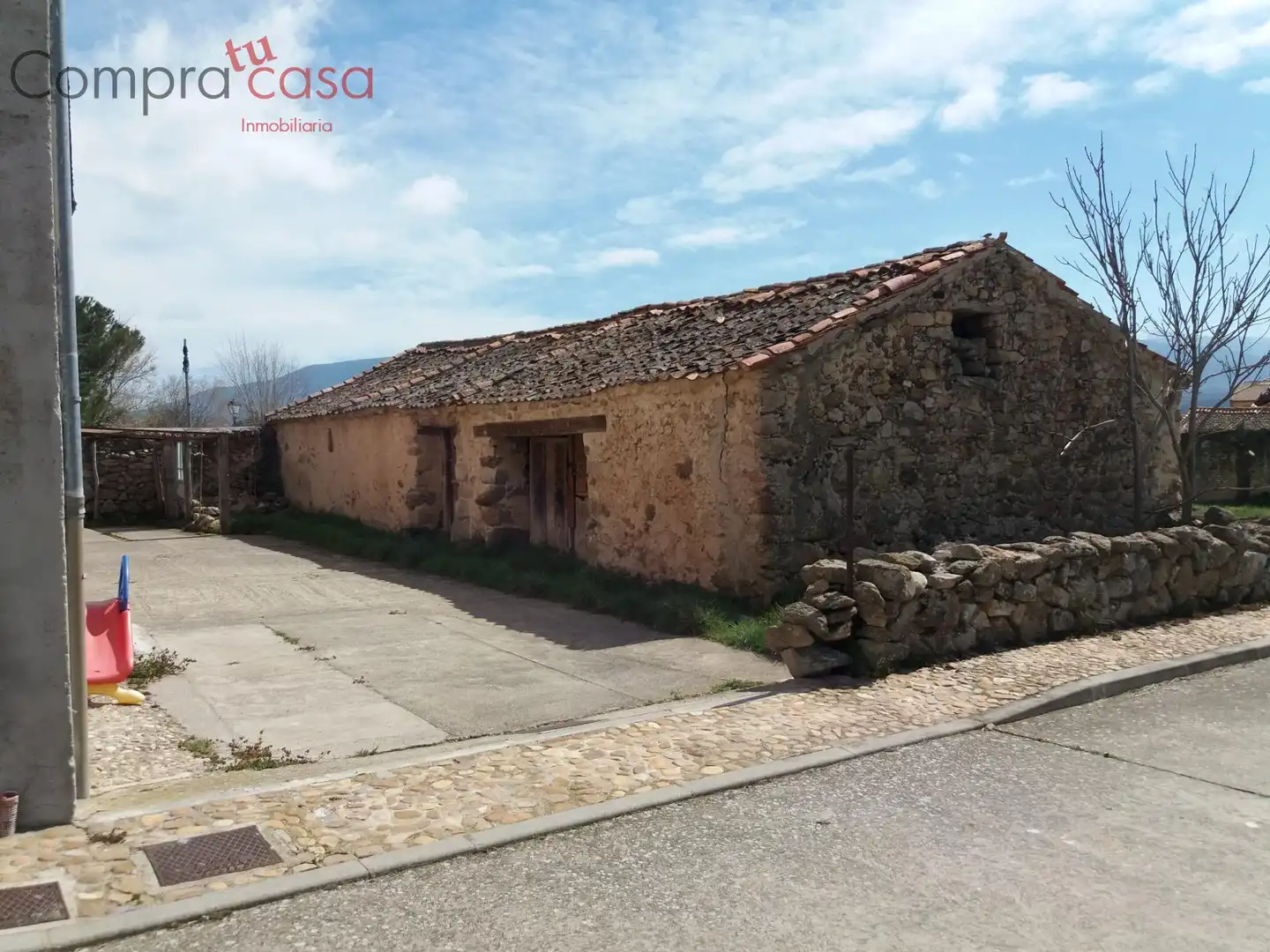 Terreni e lotti in vendita a Sotosalbos, imagen 3