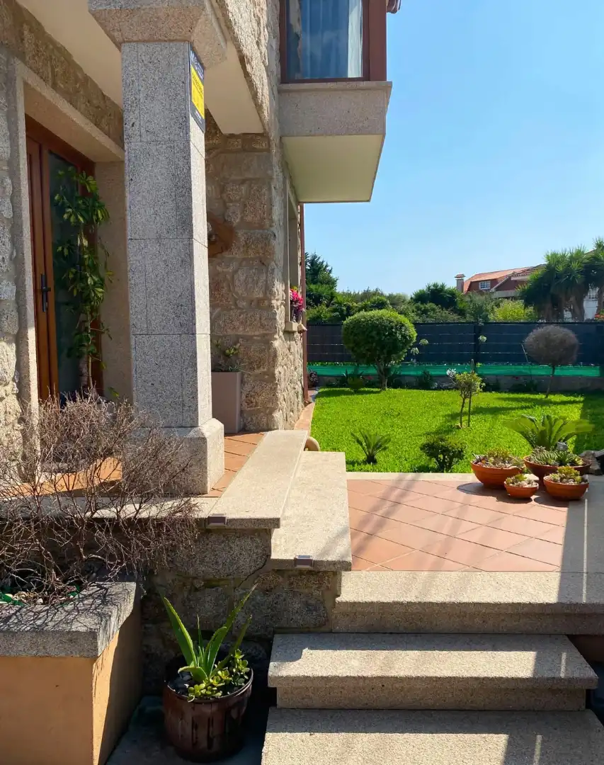 Jardí de Casa o xalet en venda en Vilanova de Arousa amb Jardí privat, Terrassa i Traster
