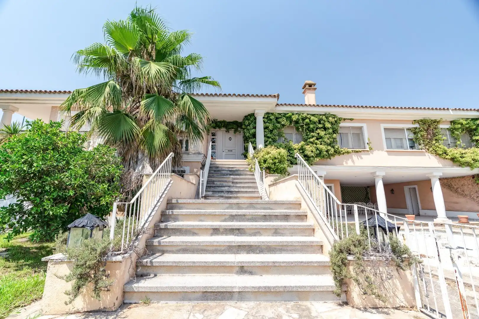 Vista exterior de Casa o xalet en venda en Móra d'Ebre amb Aire condicionat, Calefacció i Jardí privat