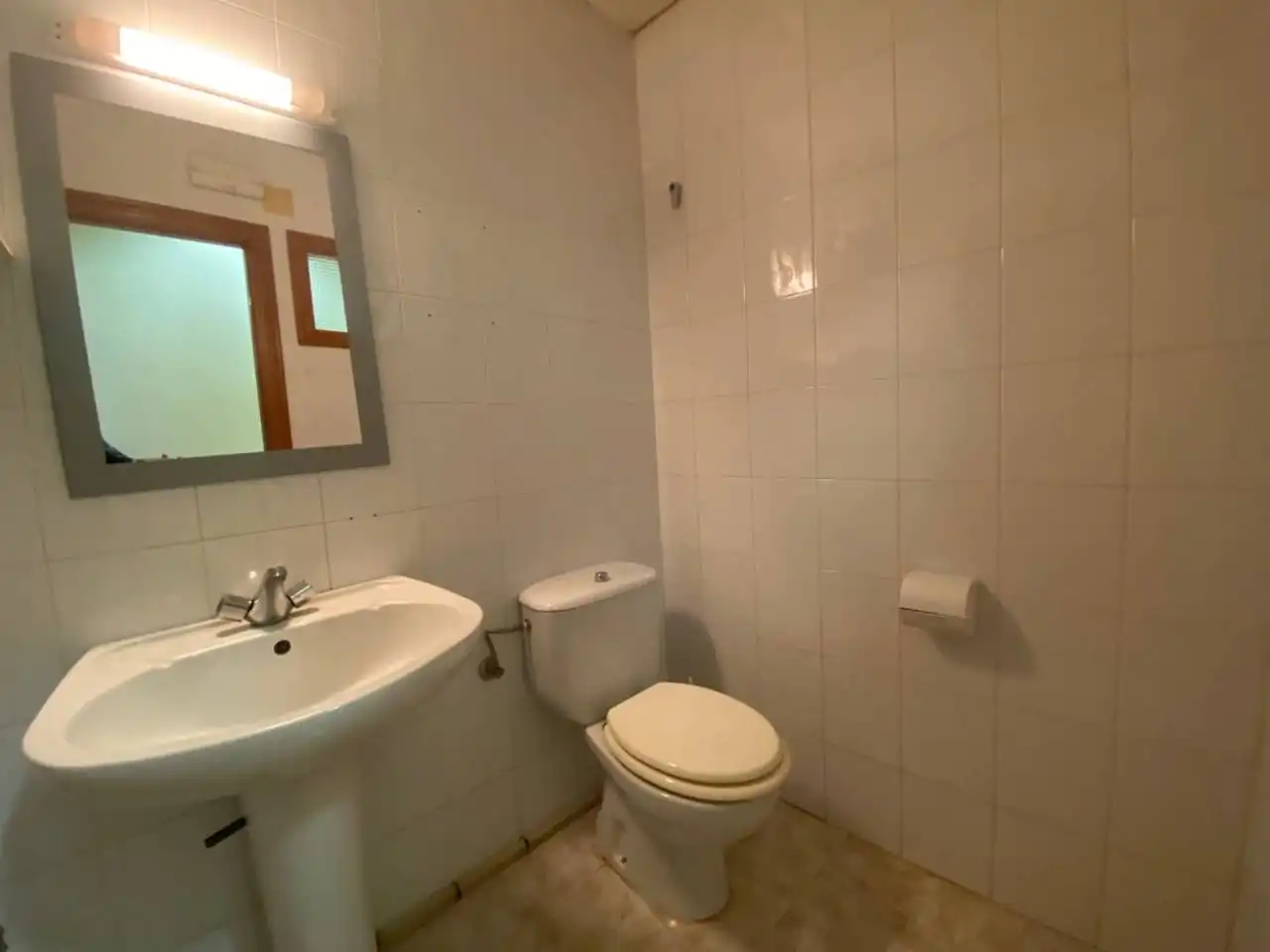 Baño de Local en venta en Mont-roig del Camp