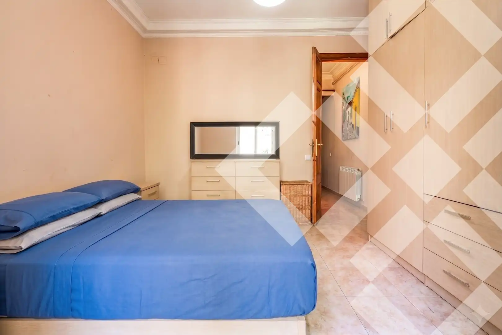 Schlafzimmer von Wohnung zum Verkauf in Barcelona mit Heizung, Ofen und Balkon