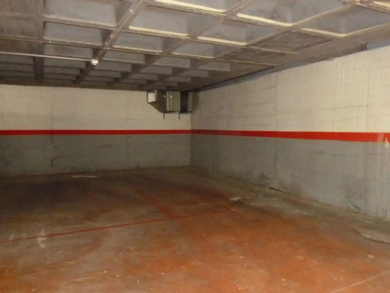 Parking of Garage for rent in Vic