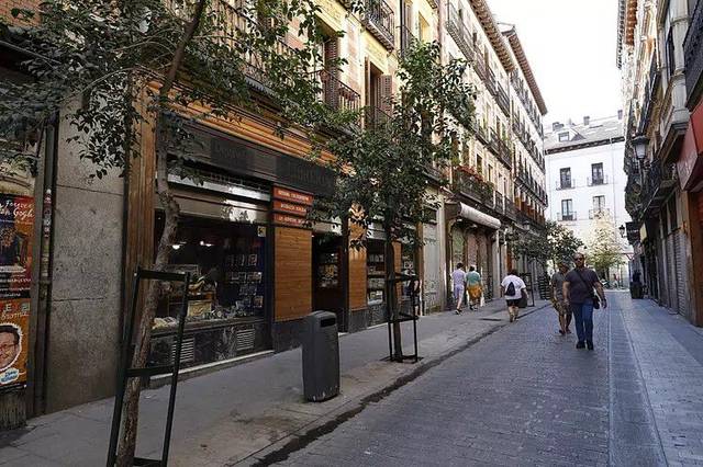 Local comercial en Venta en Maruqes de santa ana en Universidad - Malasaña