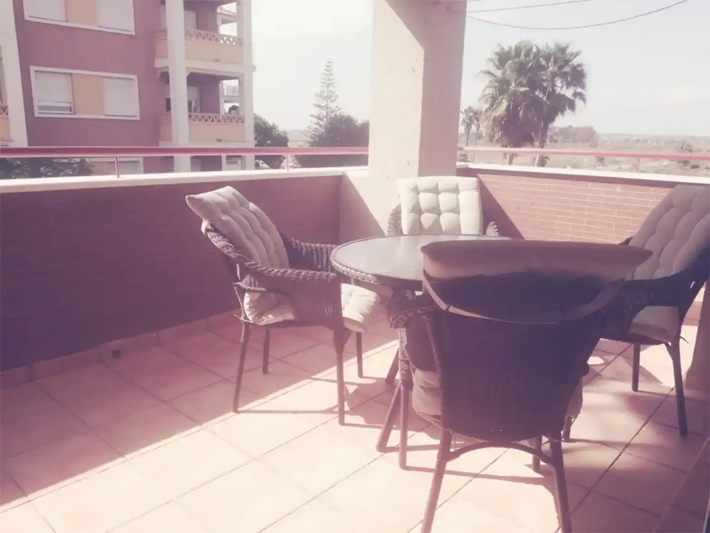 Terrasse von Wohnungen zur Miete in Ayamonte mit Klimaanlage und Schwimmbad