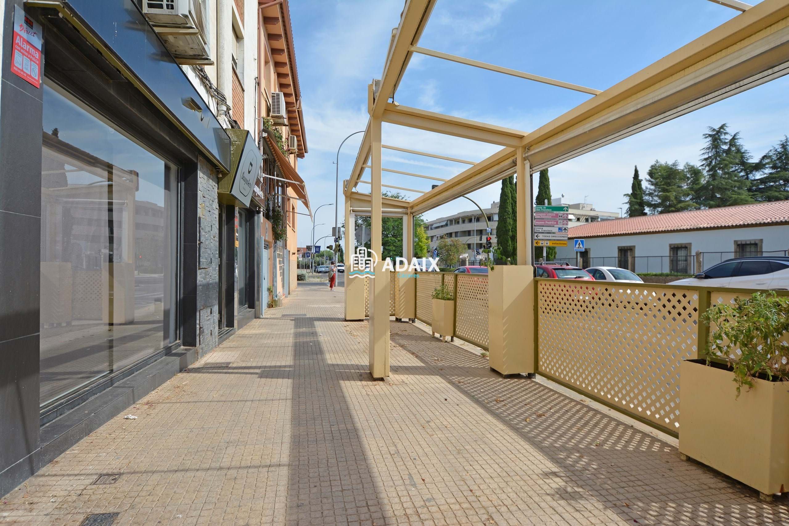 Exterior view of Premises to rent in Cáceres Capital