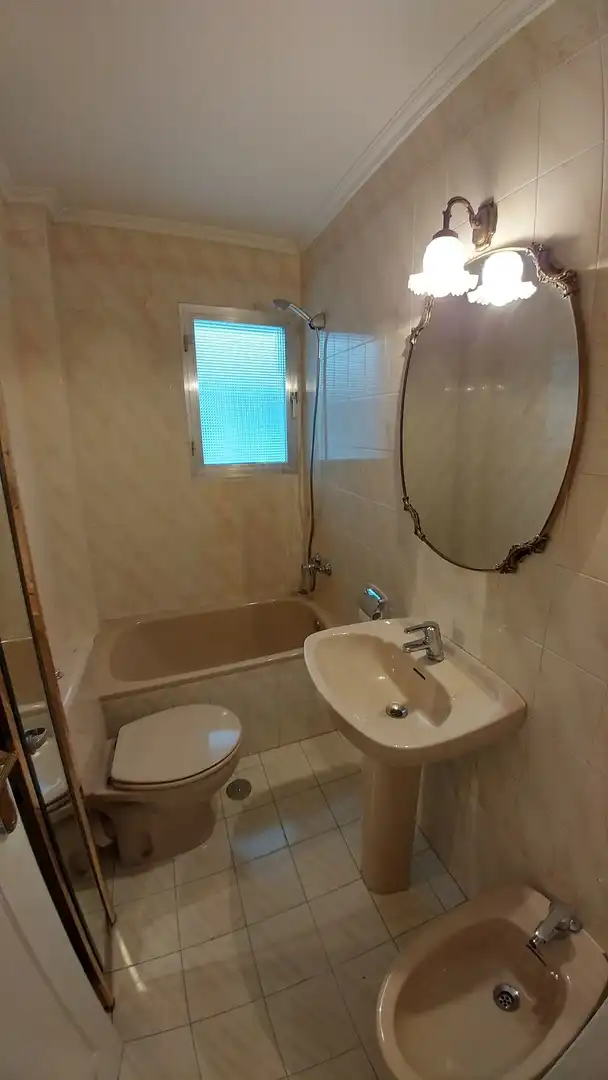 Badezimmer von Wohnung zur Miete in Madrid mit Heizung, Terrasse und Abstellraum