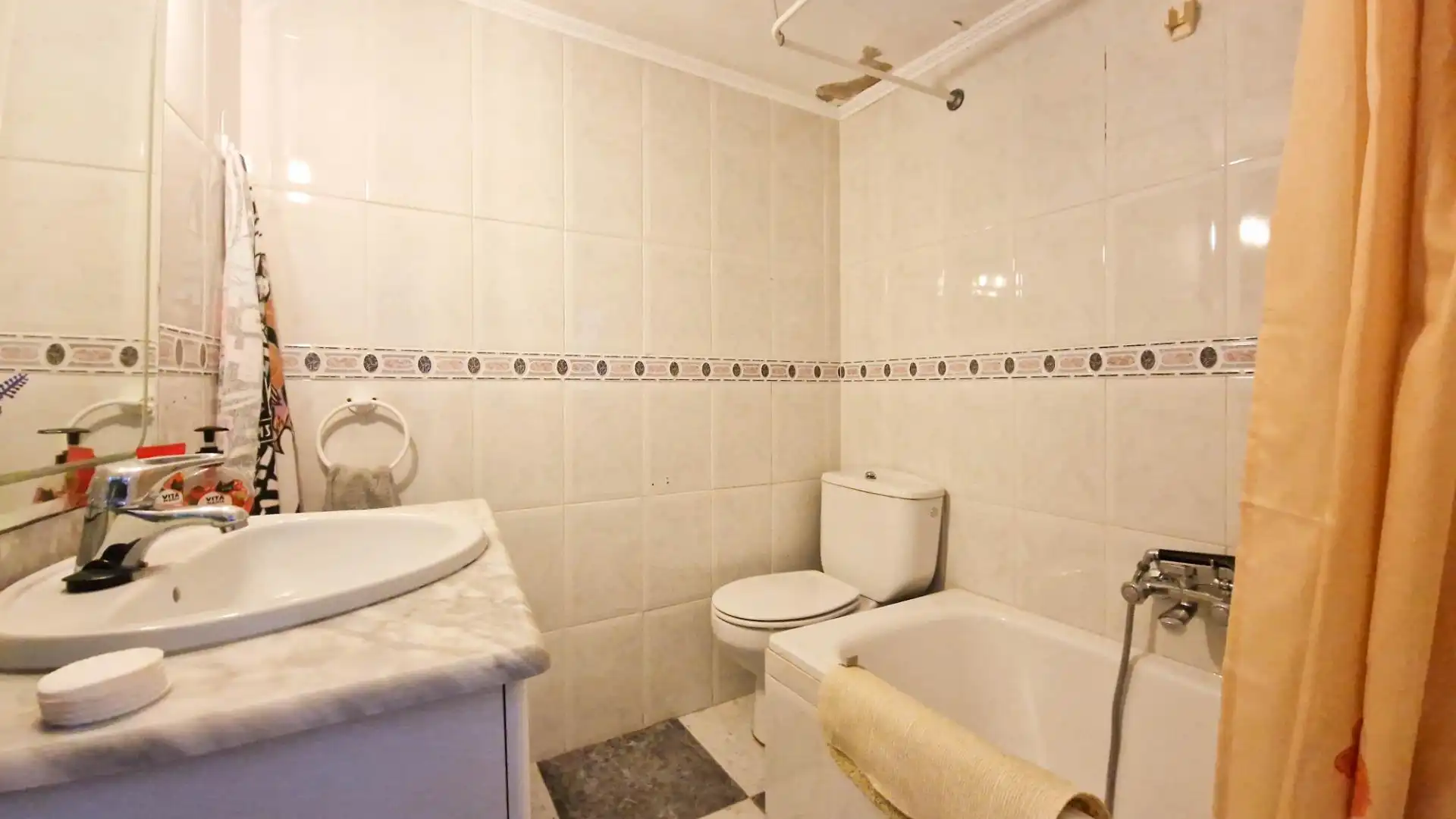 Baño de Casa o chalet en venta en Nogales con Calefacción, Jardín privado y Terraza