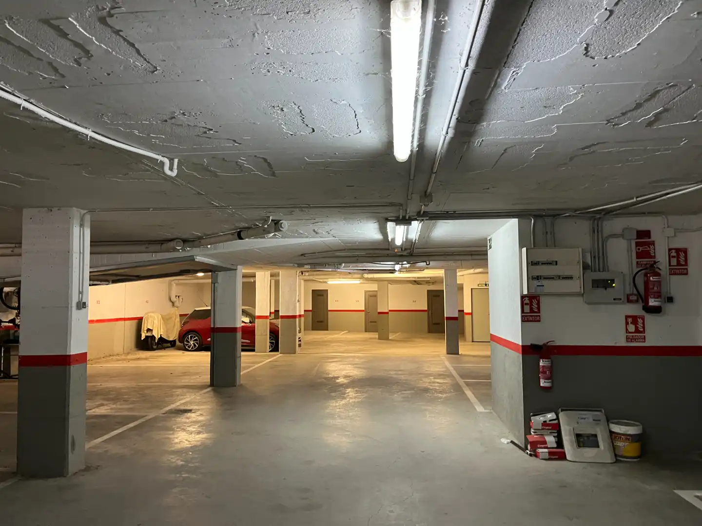 Parkplatz von Garage zur Miete in Cornellà del Terri