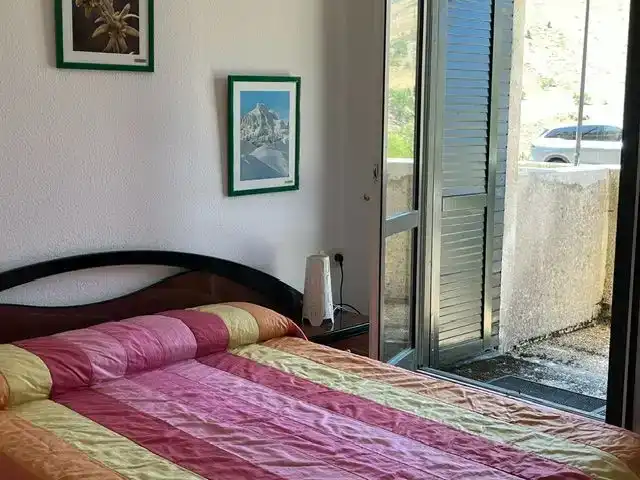 Dormitori de Apartament de lloguer en Aisa amb Parquet, Traster i Moblat