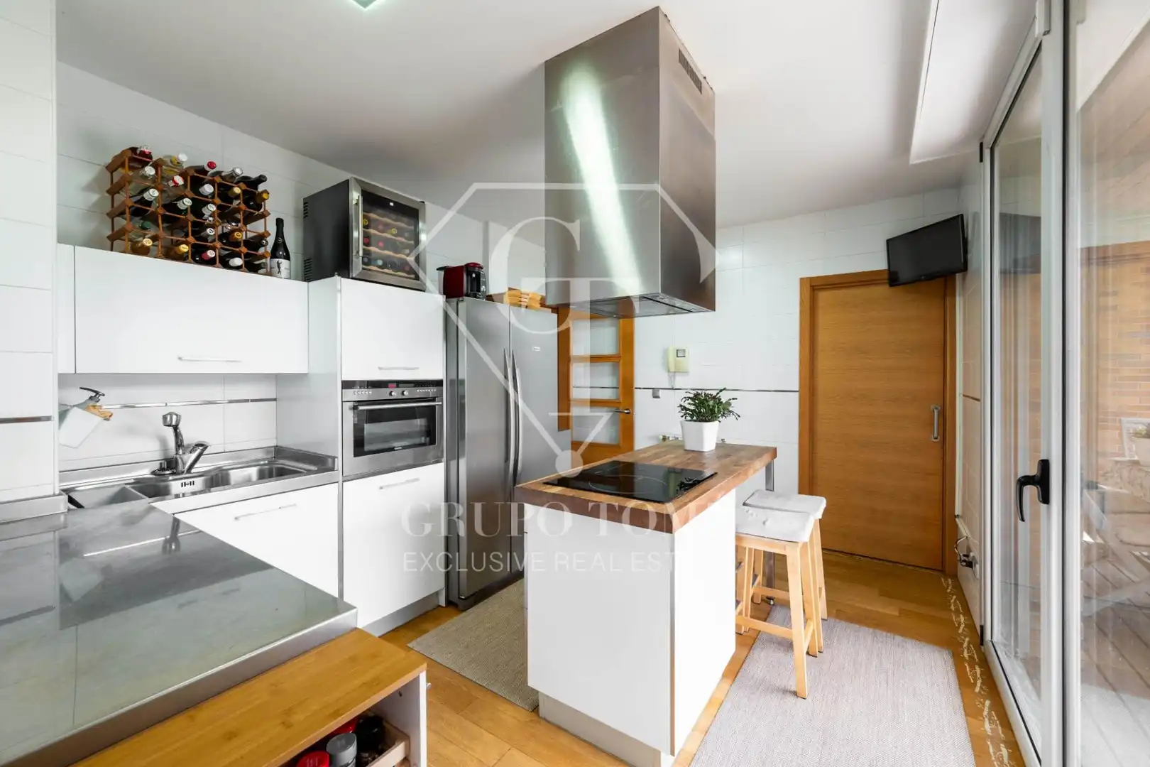 Küche von Einfamilien-Reihenhaus zum Verkauf in Donostia - San Sebastián  mit Heizung, Privatgarten und Terrasse